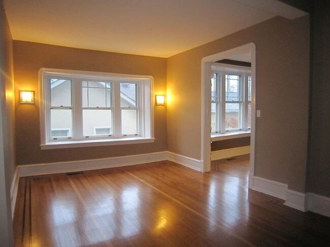 Foto del edificio - 202 Forrest Ave