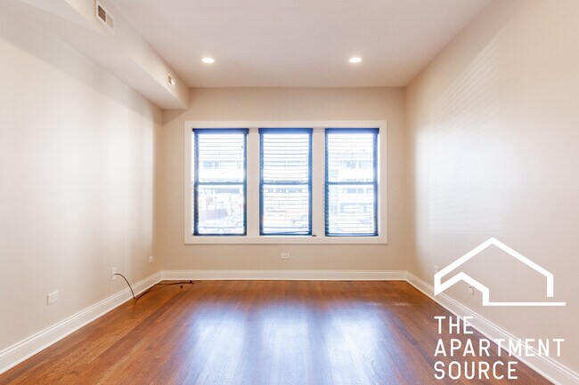 Building Photo - 525 W Barry Ave