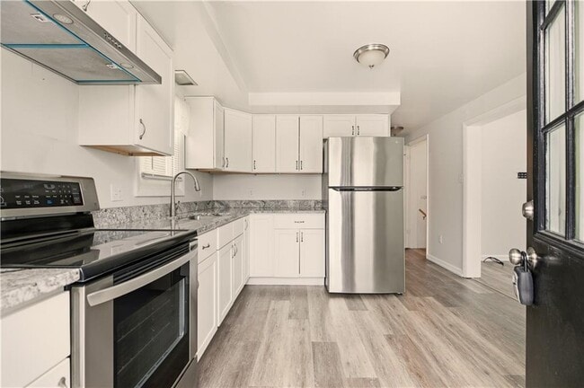 Building Photo - 1 Aquidneck Dr