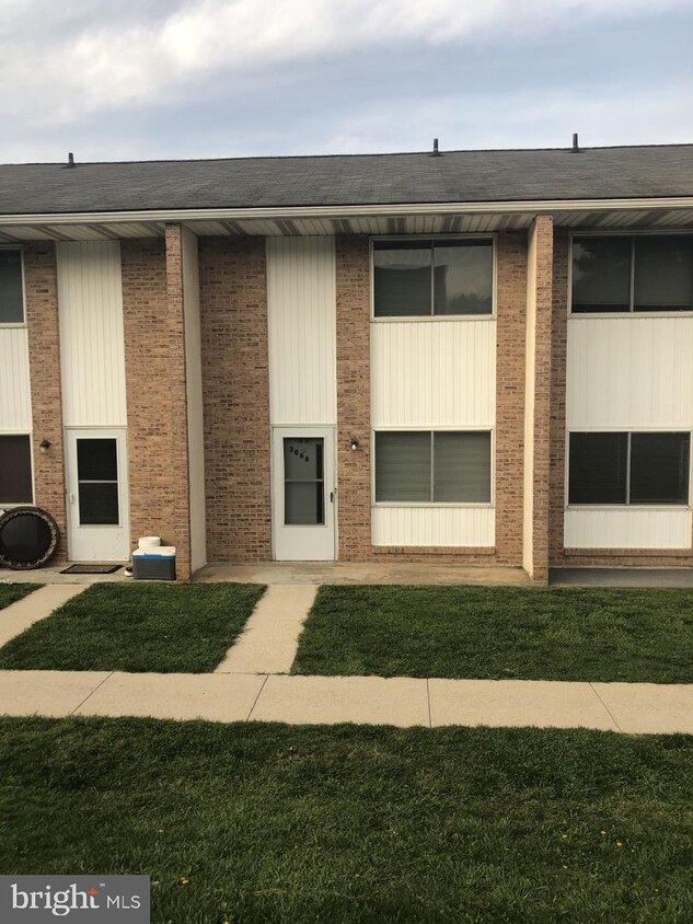 Building Photo - 3066 Michael Dr