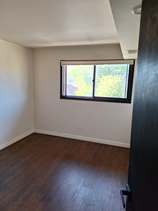 Foto del edificio - 3400 W 55th St