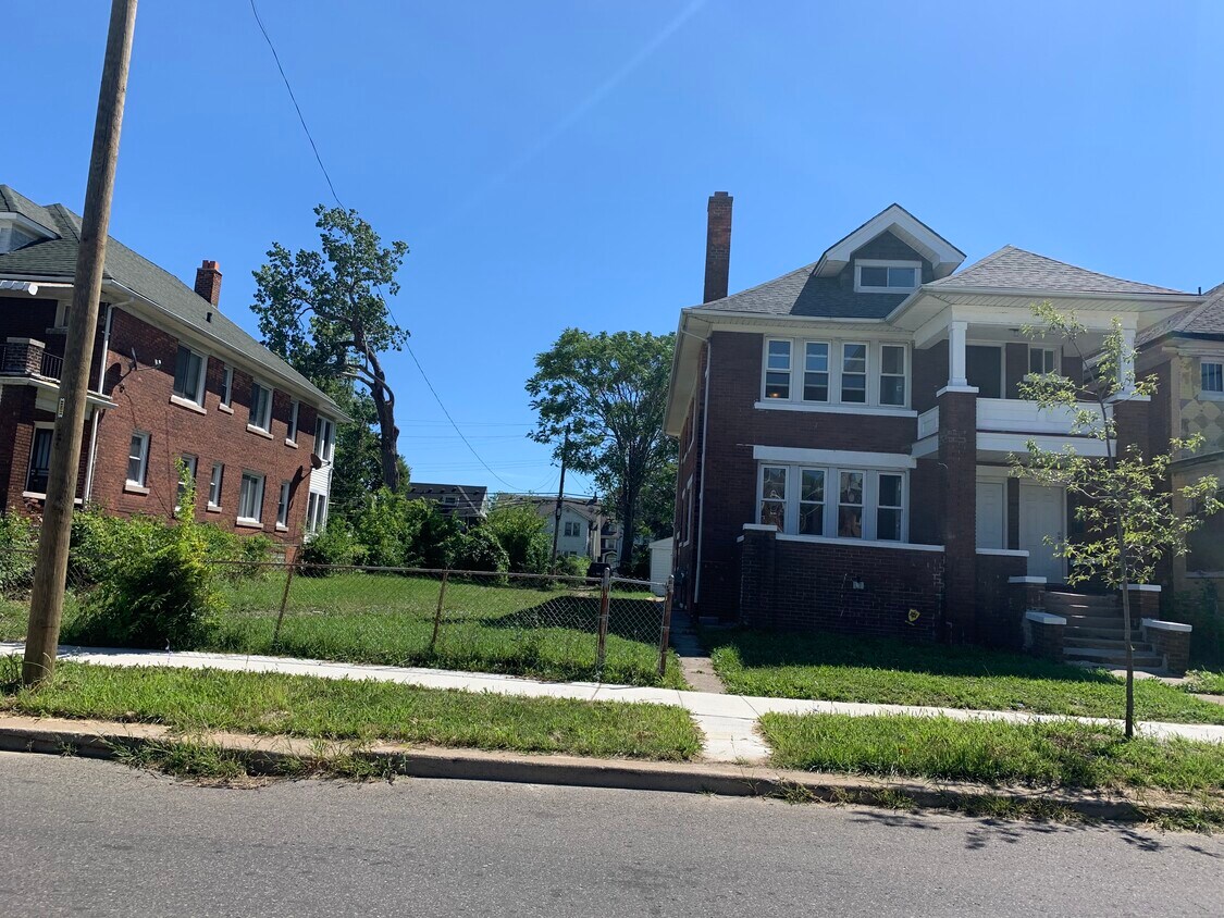 2241 W Euclid St, Detroit, MI 48206 House for Rent in Detroit, MI