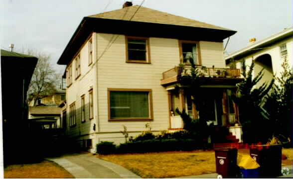 Building Photo - 4035 Ardley Ave