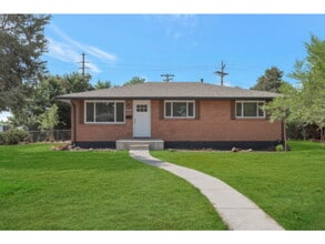 Building Photo - 2904 W Chenango Ave