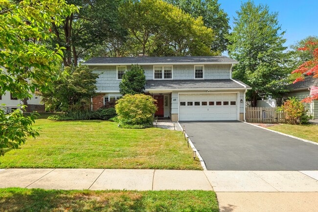 Foto del edificio - 49 Canoe Brook Pkwy