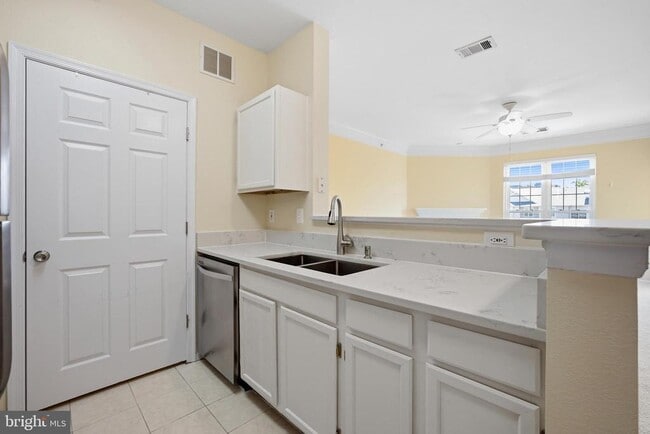 Building Photo - 1580 Spring Gate Dr.