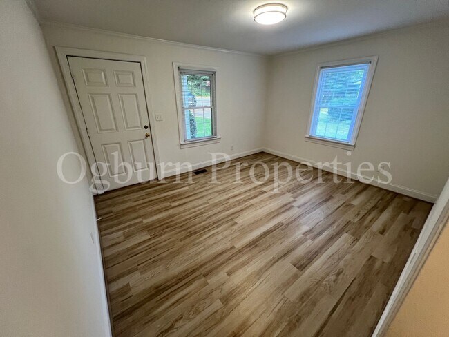Foto del edificio - 4912 Miller Rd-2BR/1BA-HOUSE!!!!