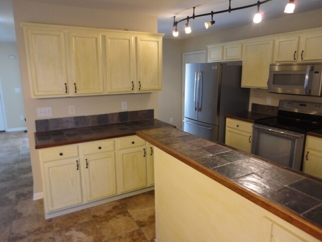 Building Photo - 6300 Willowdell Dr