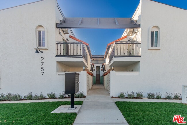 Building Photo - 2757 Andreo Ave