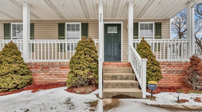 Foto del edificio - 925 Granny White Rd