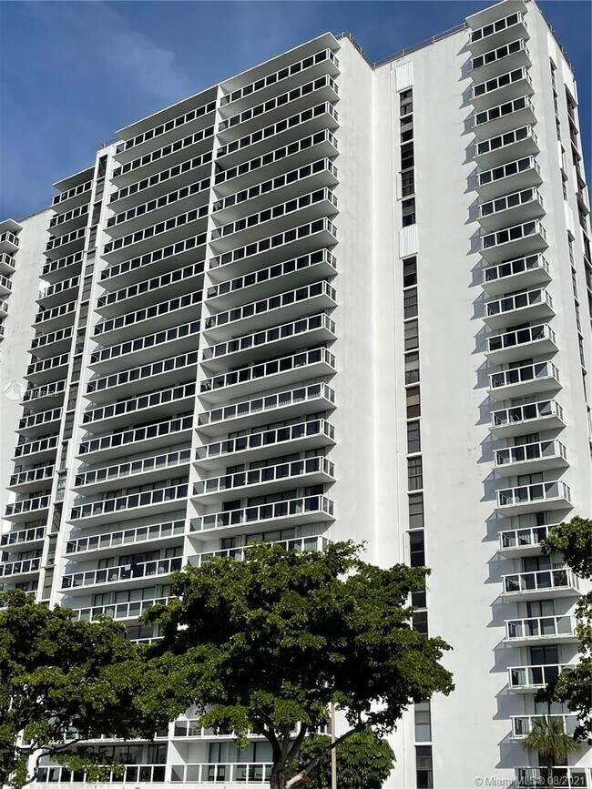 Foto del edificio - 20505 E Country Club Dr