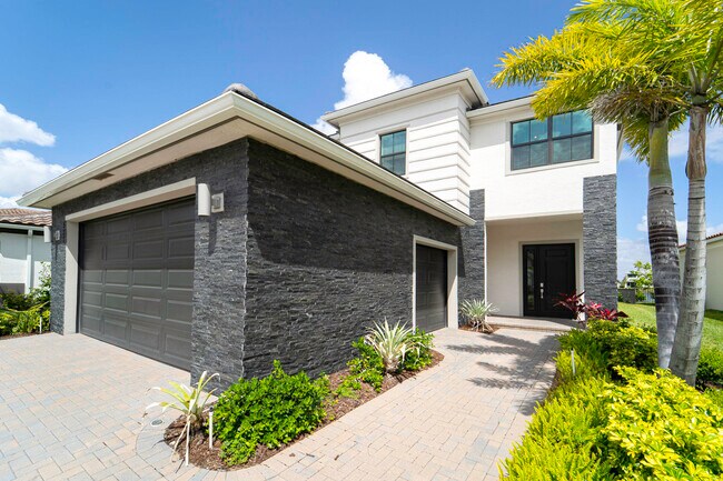 Building Photo - 537 SE Fascino Cir
