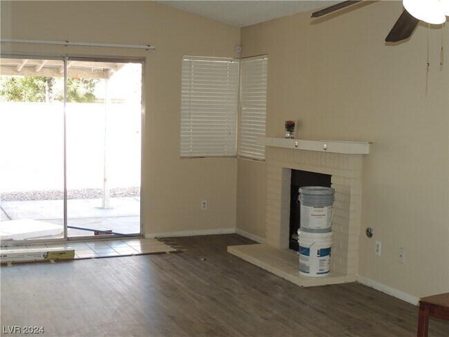 Foto del edificio - 7626 Marmot Ave