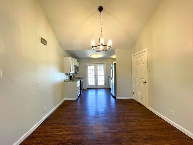 Building Photo - 306 Potranca Ct