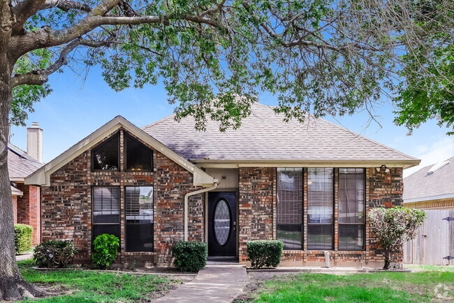 Building Photo - 807 Longleaf Dr