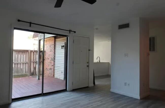 Building Photo - 1212 N Major Dr