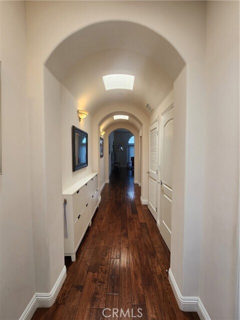 Foto del edificio - 1835 S Barrington Ave