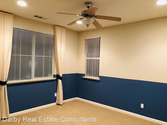 Building Photo - 4 br, 3.5 bath House - 1033 Clear Lake Drive