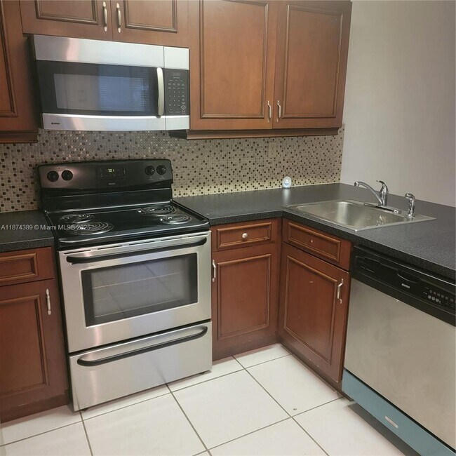 Foto del edificio - 210 SW 11th St