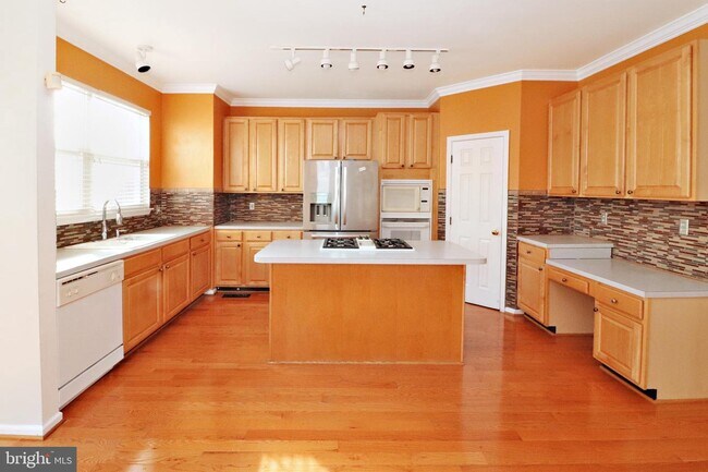 Foto del edificio - 8731 Farnham Way