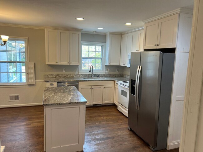 Foto del edificio - 3/2 Home Available Now!