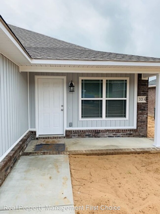Building Photo - 3 br, 2 bath House - 2121 Ingalls Lane Side A