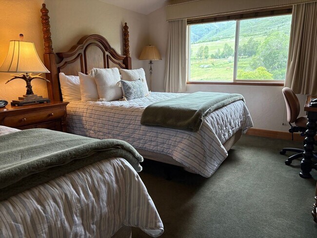 Building Photo - Charming Zermatt Villa | 2BR | Mountainsid...