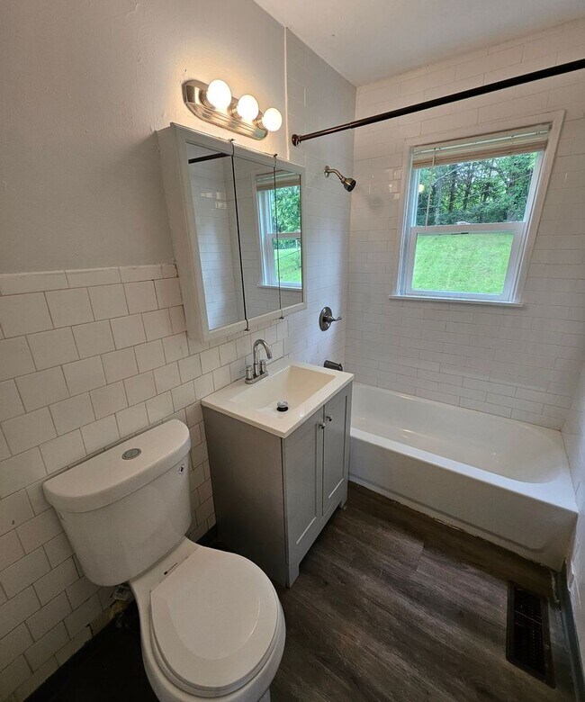 Foto del edificio - Spacious 3 Bed / 2 Bath Home in Kansas City!