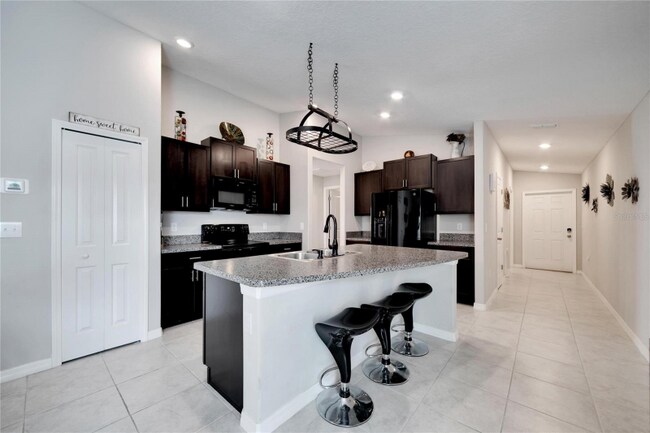 Building Photo - 12120 MIracle Mile Dr