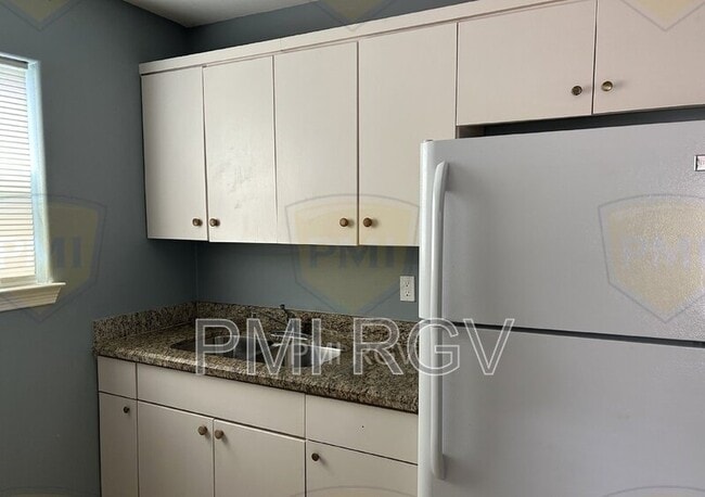 Building Photo - 1502 Quitaca Dr