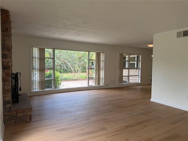 Foto del edificio - 3 Bedroom 2 Bath Single Family Home w/Garage & Bonus Room