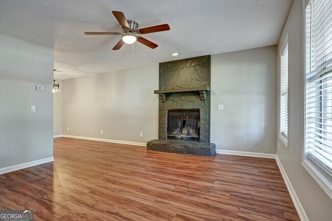 Building Photo - 23 GUMTREE Trl