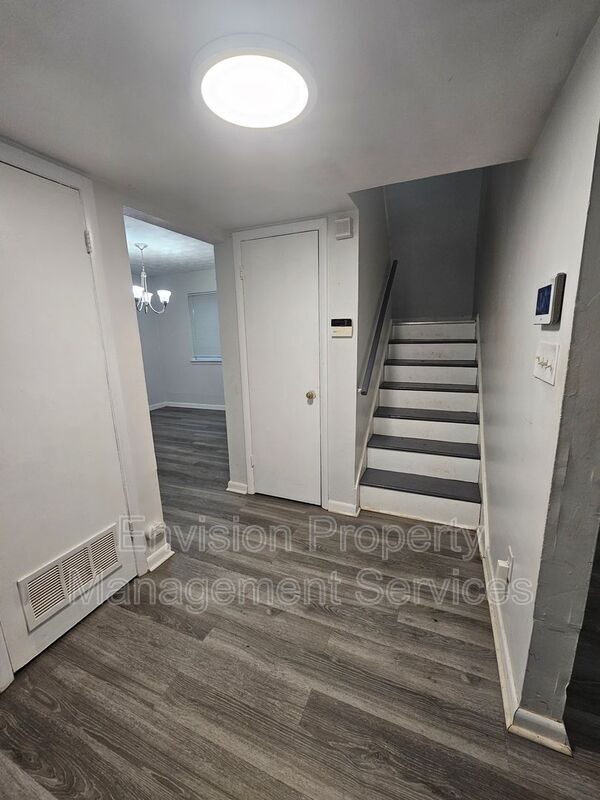 Building Photo - 966 Pine Hollow Rd