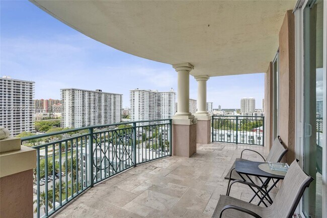 Foto del edificio - 17555 Atlantic Blvd