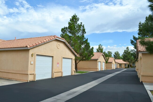 Building Photo - Desert Hacienda Apartments