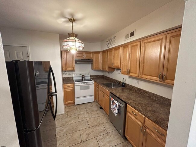 Foto del edificio - 2465 Arbor Ct