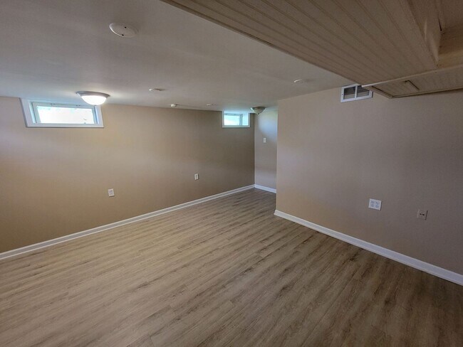 Building Photo - 4020 Hammond Blvd 3BR/1BA (Hamilton)