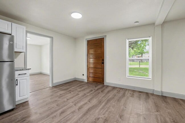 Building Photo - Beautifully Remodeled Home for Rent – Plenty of Space Inside & Out!