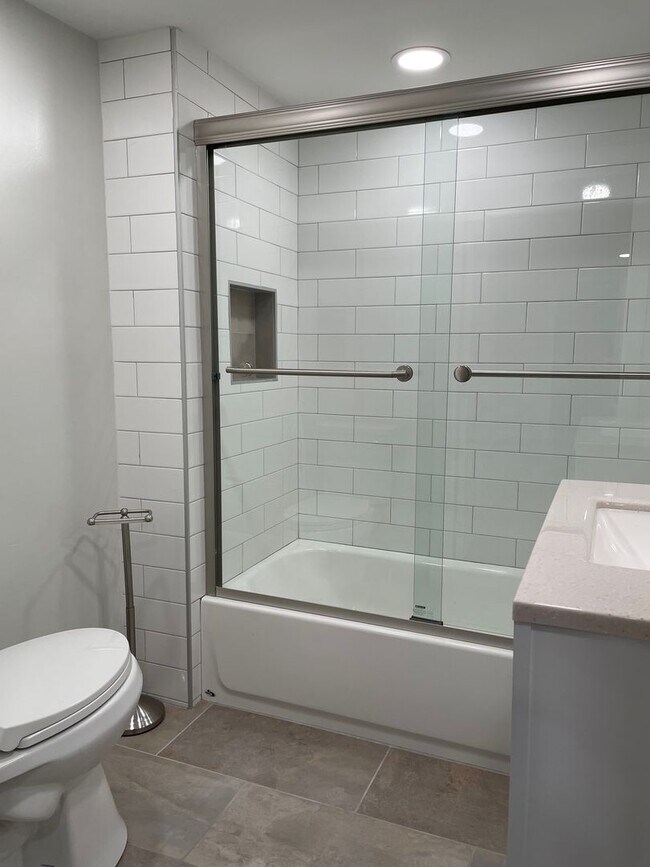 Foto del edificio - 3 Bedroom, 1 Bath Farmhouse Jamesville-DeW...