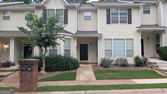 Building Photo - 370 Brentwood Dr