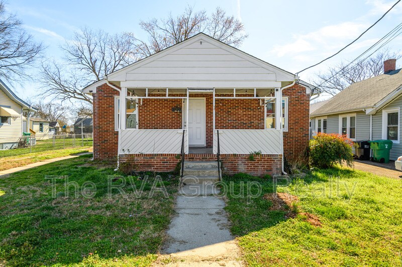 213 Fairfax Ave, Colonial Heights, VA 23834 House for Rent in