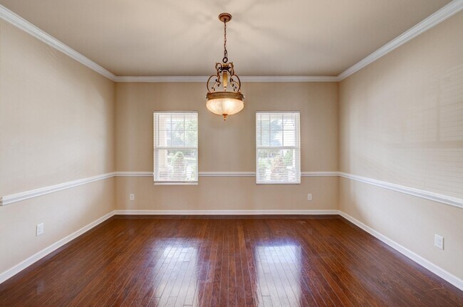 Foto del edificio - 654 Pemberton Dr