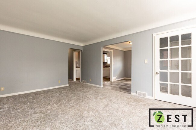 Building Photo - 18000 Birwood 3 Bed 1.5 Bath Home in Bagley!
