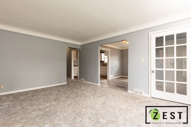 Building Photo - 18000 Birwood St