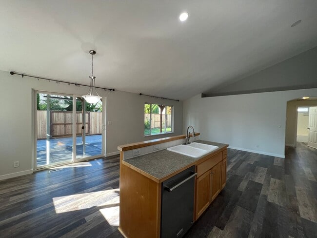 Building Photo - 5980 Kistler Ln