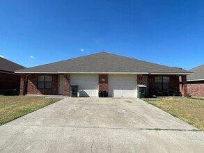 Building Photo - 5005 John David Dr