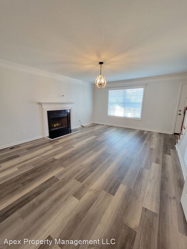 Building Photo - 4 br, 2.5 bath House - 8546 Bowsong Lane
