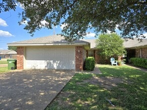 Building Photo - 408 Connie Dr