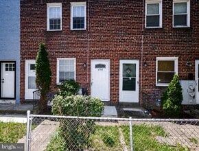 Building Photo - 1729 Gales Pl NE