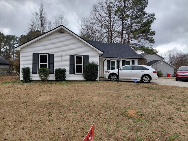 Building Photo - 742 Redland Dr